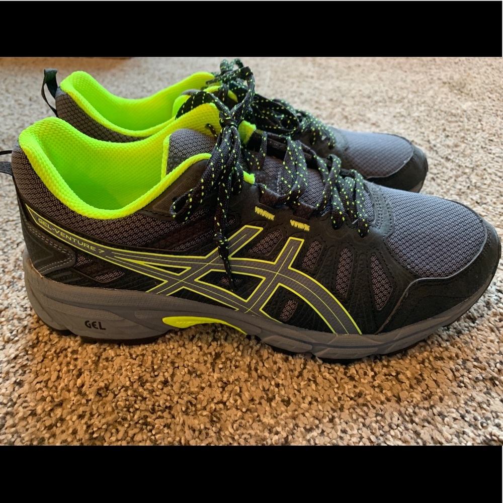 Men’s ASICS Size 8